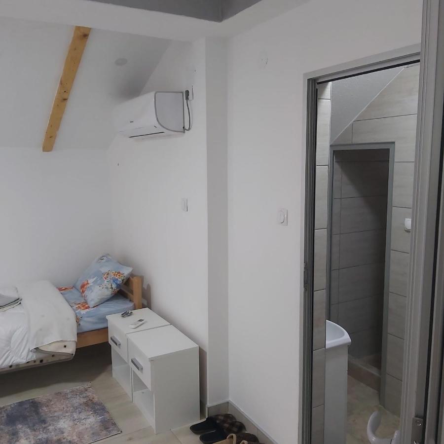 Yugoslavija 2 Centar Appartement Aleksandrovac Buitenkant foto