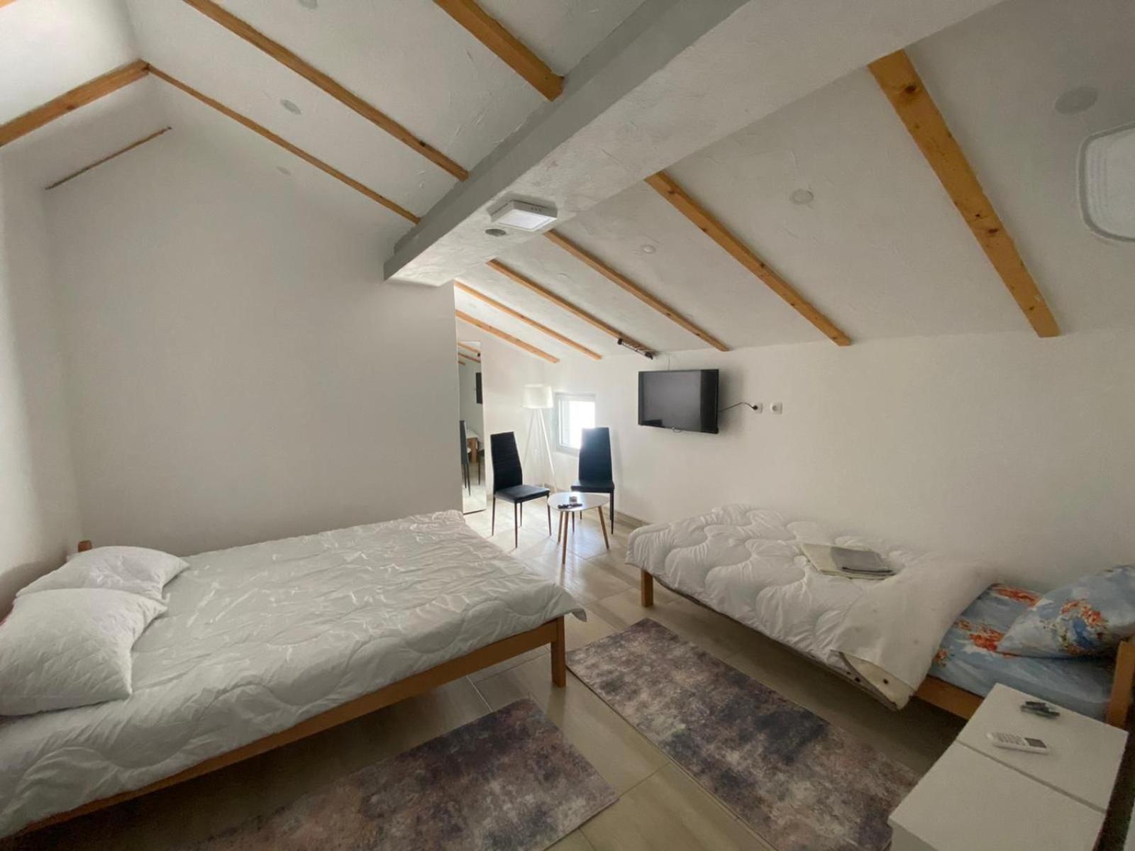 Yugoslavija 2 Centar Appartement Aleksandrovac Buitenkant foto